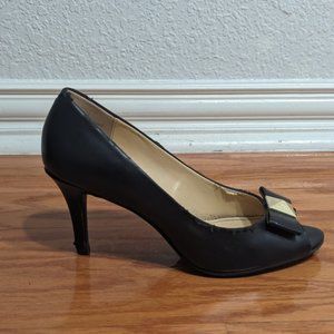 Liz Claiborne black fauz leather bow tie heels